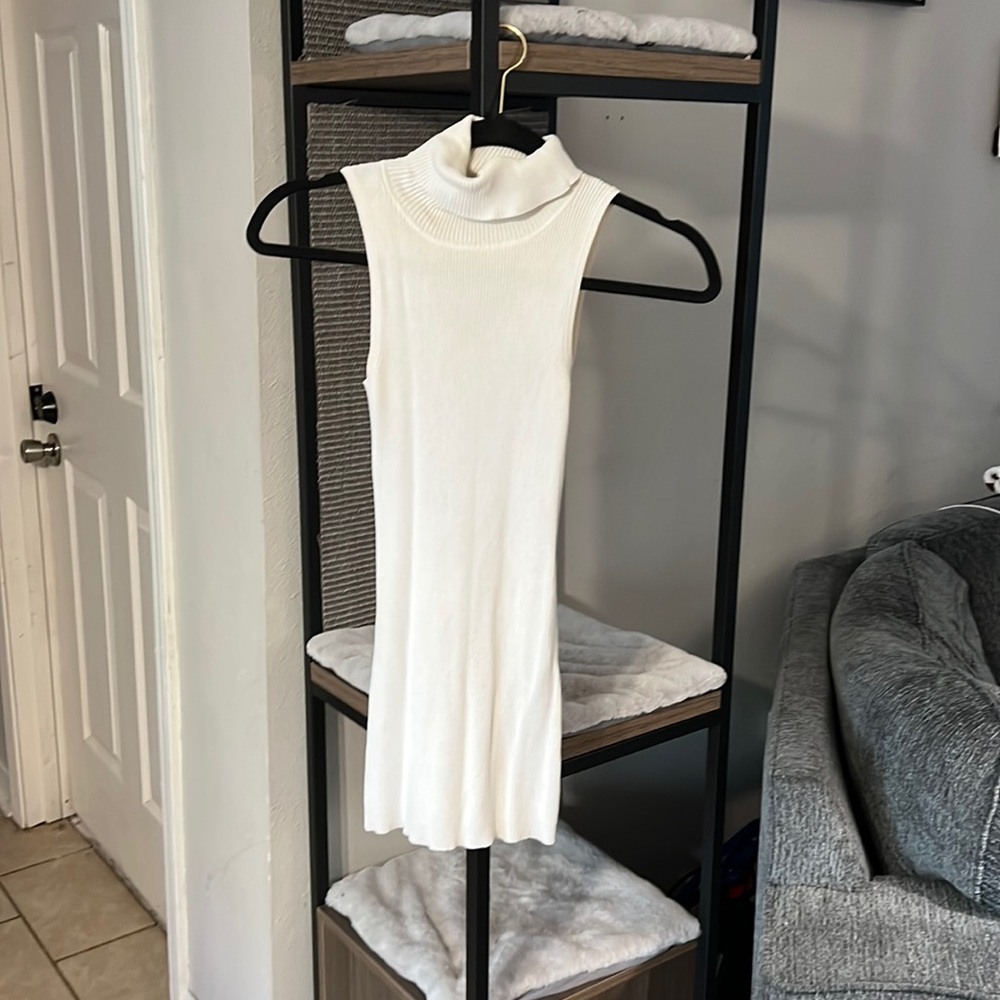 White turtle neck tank